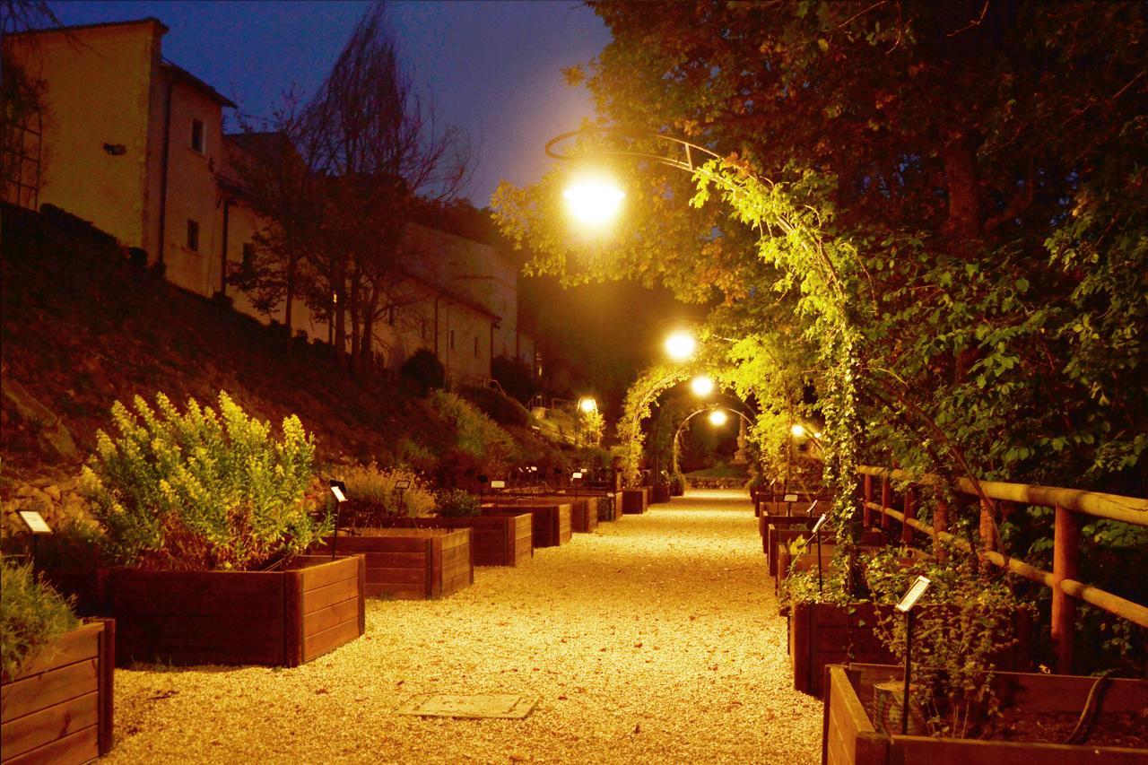 Convento Di San Colombo Hotel Санто Стефано ди Сесанио Екстериор снимка